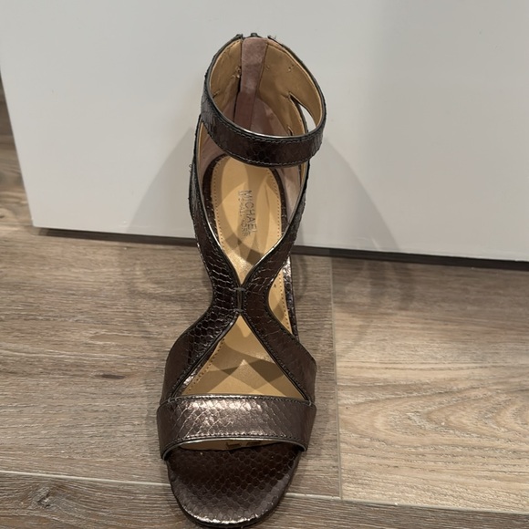 Michael Kors Sandal - Picture 2 of 5